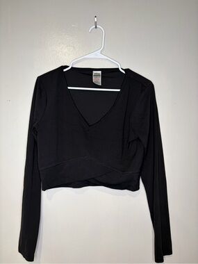 Gymshark Black V-Neck Long Sleeve Crop Top